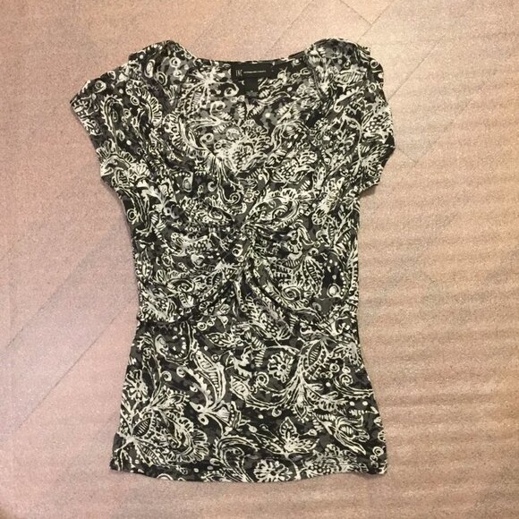 Three work Tops in size Medium ( 2 are brand INC and one is radzoli) - Picture 3 of 6